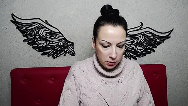 Snapshot of ElizabethSho chatting on 10, 2, 2025 ElizabethSho online show from 10, 2, 2025