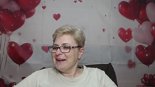 Snapshot of EmiliaGree chatting on 9, 4, 2026 EmiliaGree online show from 9, 4, 2026