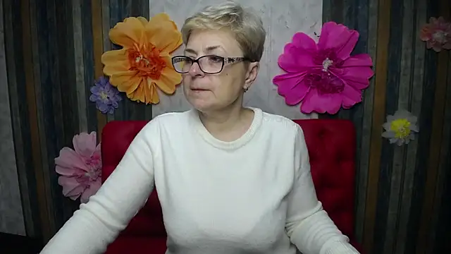 Snapshot of EmiliaGree chatting on 11, 4, 2026 EmiliaGree online show from 11, 4, 2026