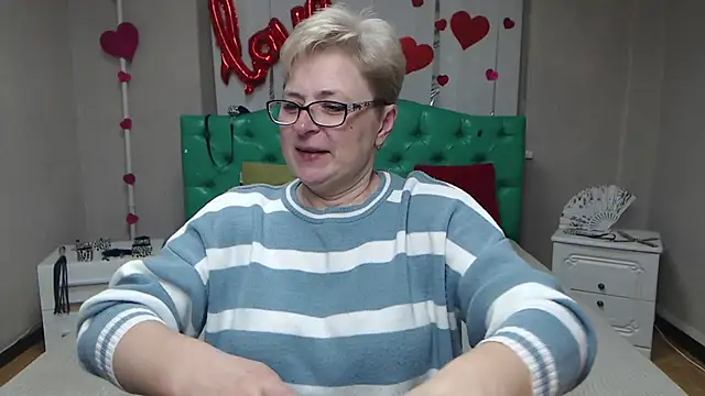 Snapshot of EmiliaGree chatting on 12, 4, 2026 EmiliaGree online show from 12, 4, 2026