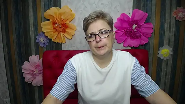 Snapshot of EmiliaGree chatting on 16, 4, 2026 EmiliaGree online show from 16, 4, 2026