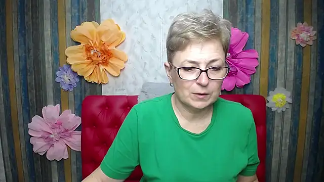 Snapshot of EmiliaGree chatting on 18, 4, 2026 EmiliaGree online show from 18, 4, 2026