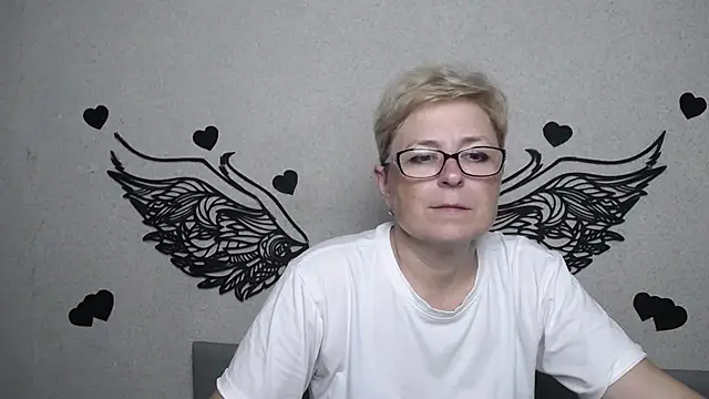Snapshot of EmiliaGree chatting on 5, 7, 2026 EmiliaGree online show from 5, 7, 2026