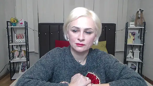 Snapshot of OliviaHorst chatting on 14, 10, 2025 OliviaHorst online show from 14, 10, 2025