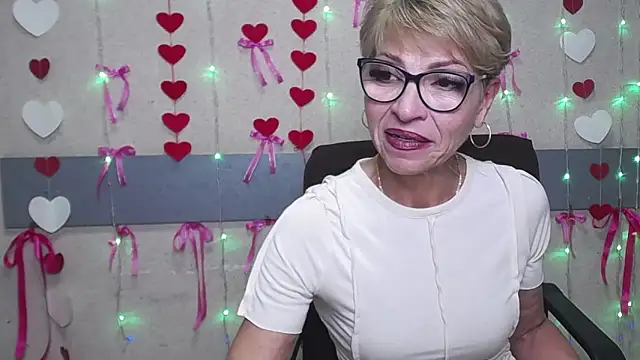 Snapshot of EllaBonito chatting on 7, 3, 2025 EllaBonito online show from 7, 3, 2025