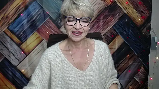 Snapshot of EllaBonito chatting on 17, 10, 2025 EllaBonito online show from 17, 10, 2025