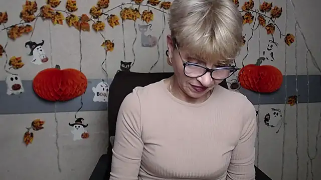 Snapshot of EllaBonito chatting on 13, 11, 2025 EllaBonito online show from 13, 11, 2025