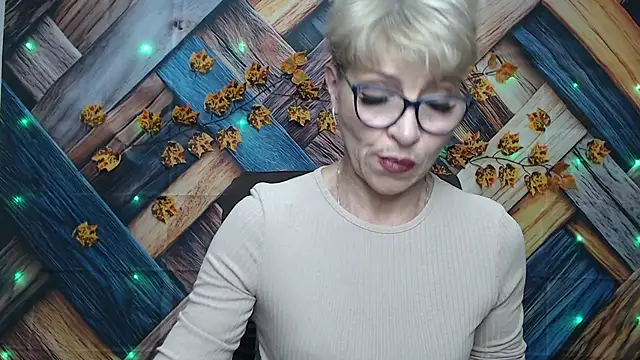 Snapshot of EllaBonito chatting on 1, 12, 2025 EllaBonito online show from 1, 12, 2025