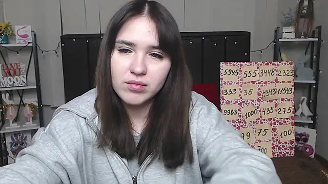 Snapshot of LauraHlot chatting on 3, 2, 2025 LauraHlot online show from 3, 2, 2025