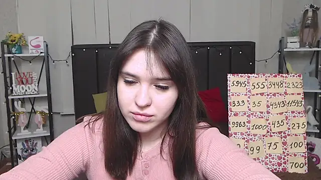 Snapshot of LauraHlot chatting on 5, 2, 2025 LauraHlot online show from 5, 2, 2025