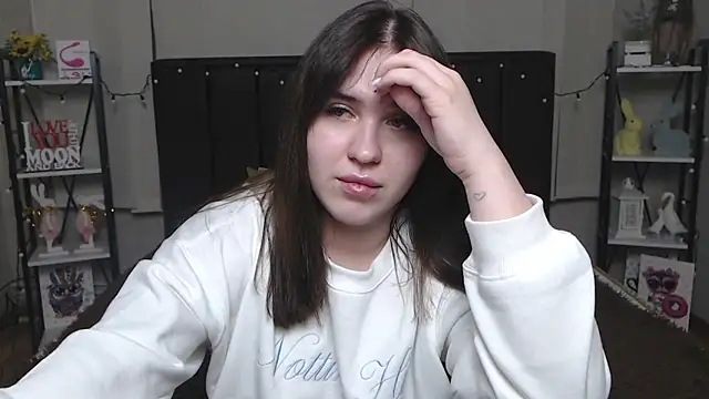 Snapshot of LauraHlot chatting on 9, 2, 2025 LauraHlot online show from 9, 2, 2025