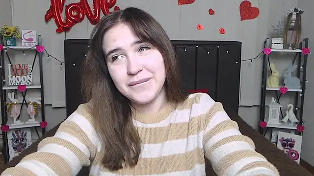 Snapshot of LauraHlot chatting on 16, 2, 2025 LauraHlot online show from 16, 2, 2025