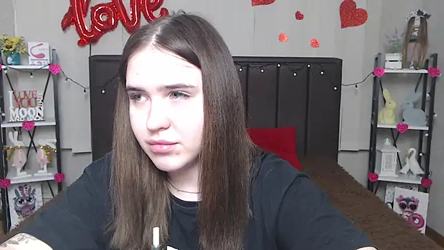 Snapshot of LauraHlot chatting on 18, 2, 2025 LauraHlot online show from 18, 2, 2025