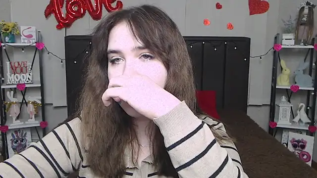 Snapshot of LauraHlot chatting on 20, 2, 2025 LauraHlot online show from 20, 2, 2025