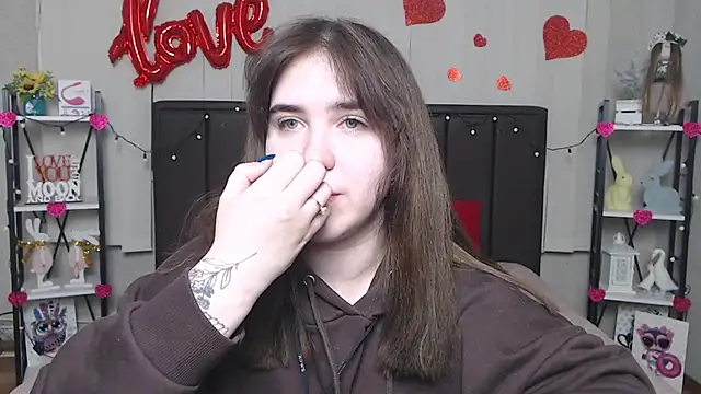 Snapshot of LauraHlot chatting on 25, 2, 2025 LauraHlot online show from 25, 2, 2025