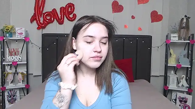 Snapshot of LauraHlot chatting on 26, 2, 2025 LauraHlot online show from 26, 2, 2025