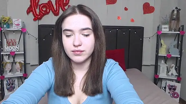 Snapshot of LauraHlot chatting on 27, 2, 2025 LauraHlot online show from 27, 2, 2025