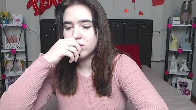 Snapshot of LauraHlot chatting on 3, 3, 2025 LauraHlot online show from 3, 3, 2025