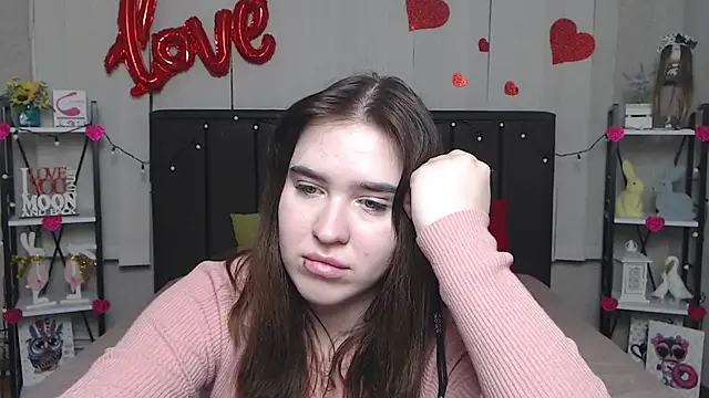 Snapshot of LauraHlot chatting on 4, 3, 2025 LauraHlot online show from 4, 3, 2025