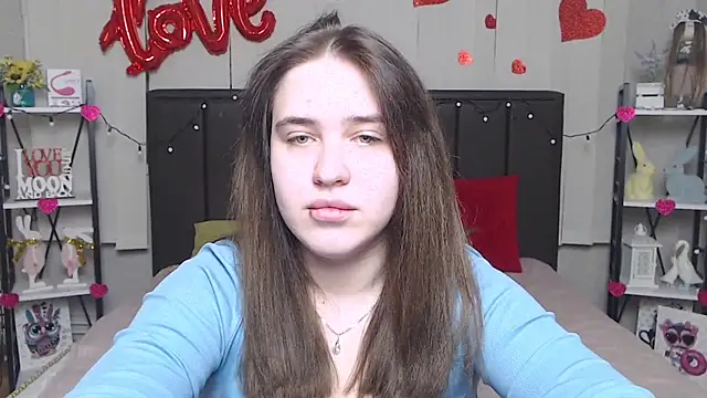 Snapshot of LauraHlot chatting on 10, 3, 2025 LauraHlot online show from 10, 3, 2025