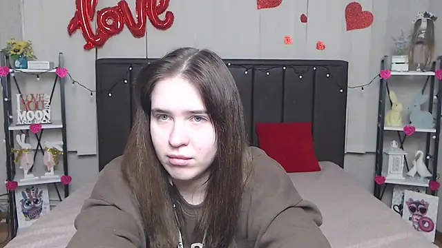 Snapshot of LauraHlot chatting on 11, 3, 2025 LauraHlot online show from 11, 3, 2025