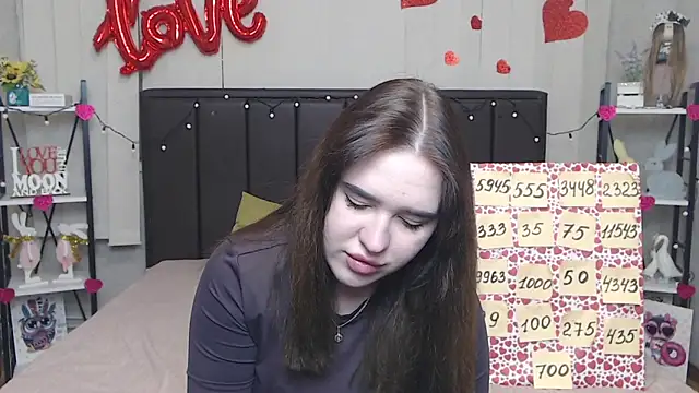 Snapshot of LauraHlot chatting on 12, 3, 2025 LauraHlot online show from 12, 3, 2025