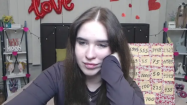 Snapshot of LauraHlot chatting on 12, 3, 2025 LauraHlot online show from 12, 3, 2025