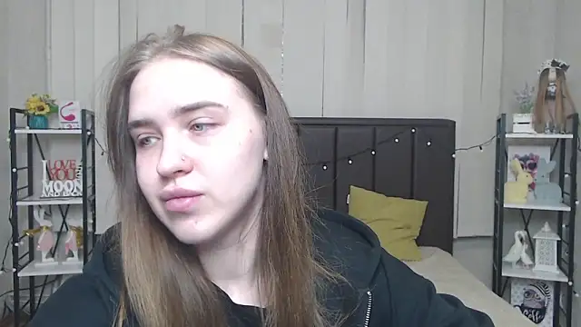 Snapshot of LauraHlot chatting on 20, 9, 2025 LauraHlot online show from 20, 9, 2025