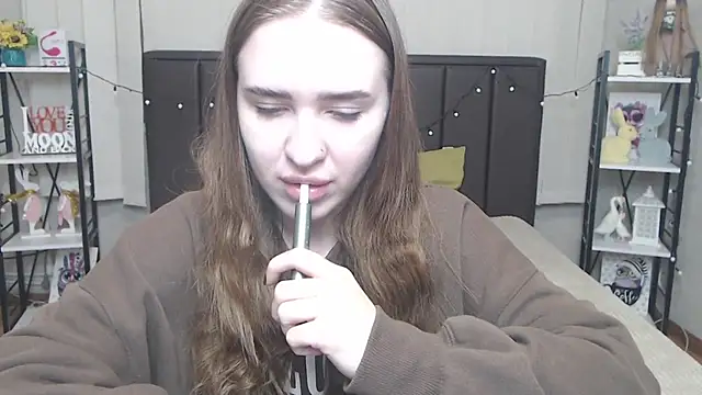 Snapshot of LauraHlot chatting on 1, 10, 2025 LauraHlot online show from 1, 10, 2025