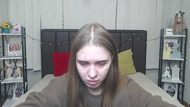 Snapshot of LauraHlot chatting on 10, 10, 2025 LauraHlot online show from 10, 10, 2025