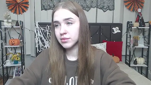 Snapshot of LauraHlot chatting on 20, 10, 2025 LauraHlot online show from 20, 10, 2025