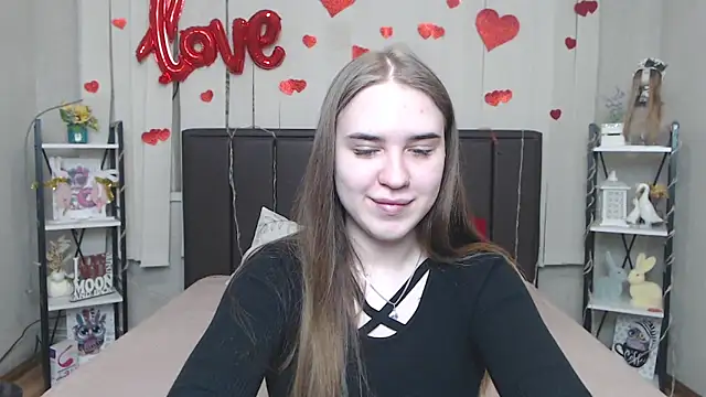 LauraHlot online show from 3, 4, 2026