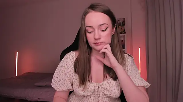 WalkingGirl online show from 26, 1, 2025