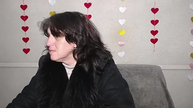 LuciaMii online show from 28, 2, 2025