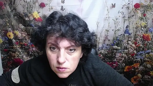 LuciaMii online show from 10, 10, 2025