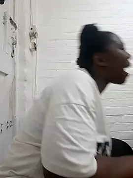 Thickchocolatex2 online show from 5, 3, 2026