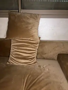 Snapshot of RachaCharmouta chatting on 11, 1, 2025 RachaCharmouta online show from 11, 1, 2025