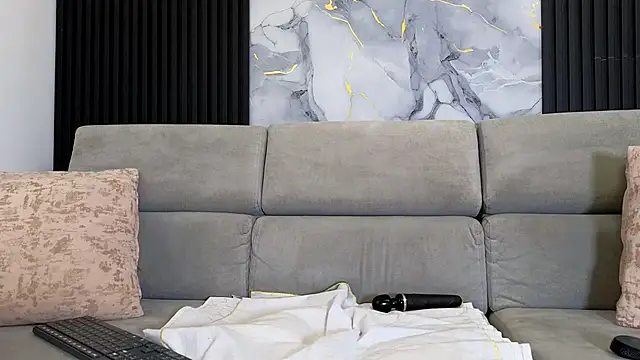 anellejones online show from 25, 2, 2026