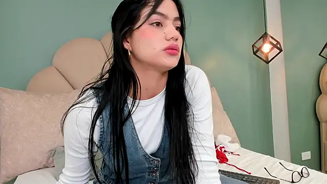 Snapshot of ariel_jonees chatting on 24, 12, 2024 ariel jonees online show from 24, 12, 2024