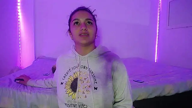 Laurenkenner  online show from 20, 3, 2025