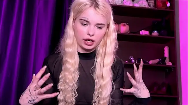 MisssLola online show from 7, 1, 2025