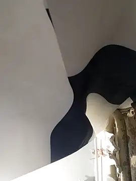 Snapshot of SweetLeila40 chatting on 3, 4, 2026 SweetLeila40 online show from 3, 4, 2026