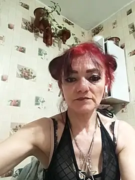 Snapshot of SweetLeila40 chatting on 4, 4, 2026 SweetLeila40 online show from 4, 4, 2026