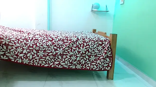 evaleribigtits18 online show from 5, 4, 2026