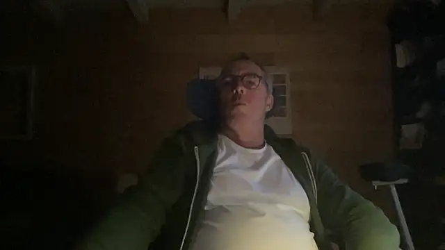 Snapshot of lelohop chatting on 17, 10, 2025 lelohop online show from 17, 10, 2025