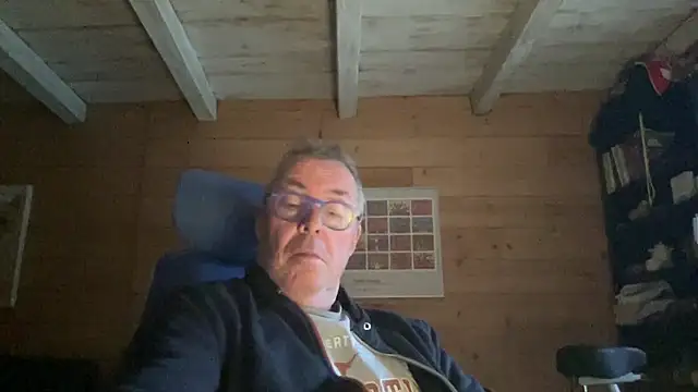 Snapshot of lelohop chatting on 20, 11, 2025 lelohop online show from 20, 11, 2025