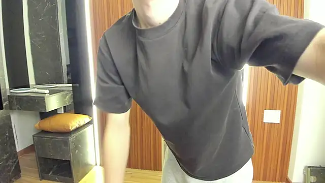Snapshot of calvin_love_you chatting on 29, 4, 2026 calvin love you online show from 29, 4, 2026