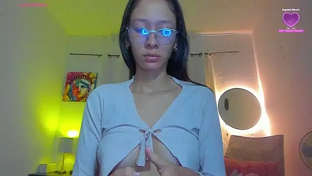 Snapshot of Sophie_sweett19 chatting on 12, 4, 2026 Sophie sweett19 online show from 12, 4, 2026