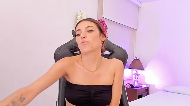 sofiarouge online show from 20, 2, 2025