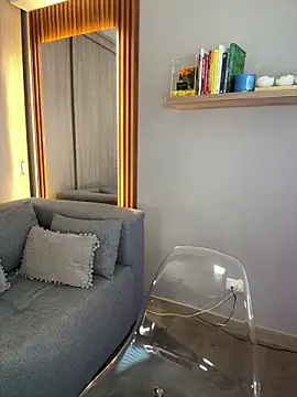 FridaKlein online show from 10, 1, 2025